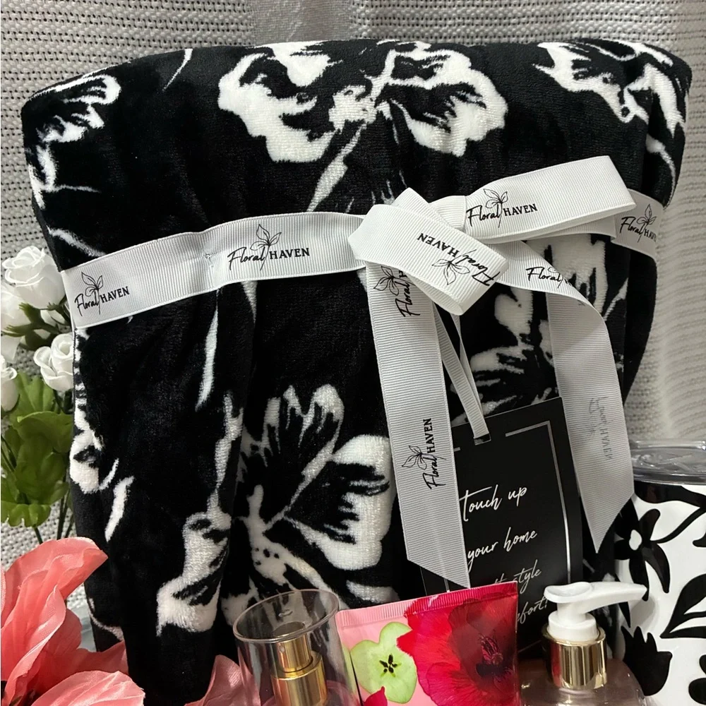 Mother’s Day Black & white basket bundle kit #7 - Picture 2 of 8